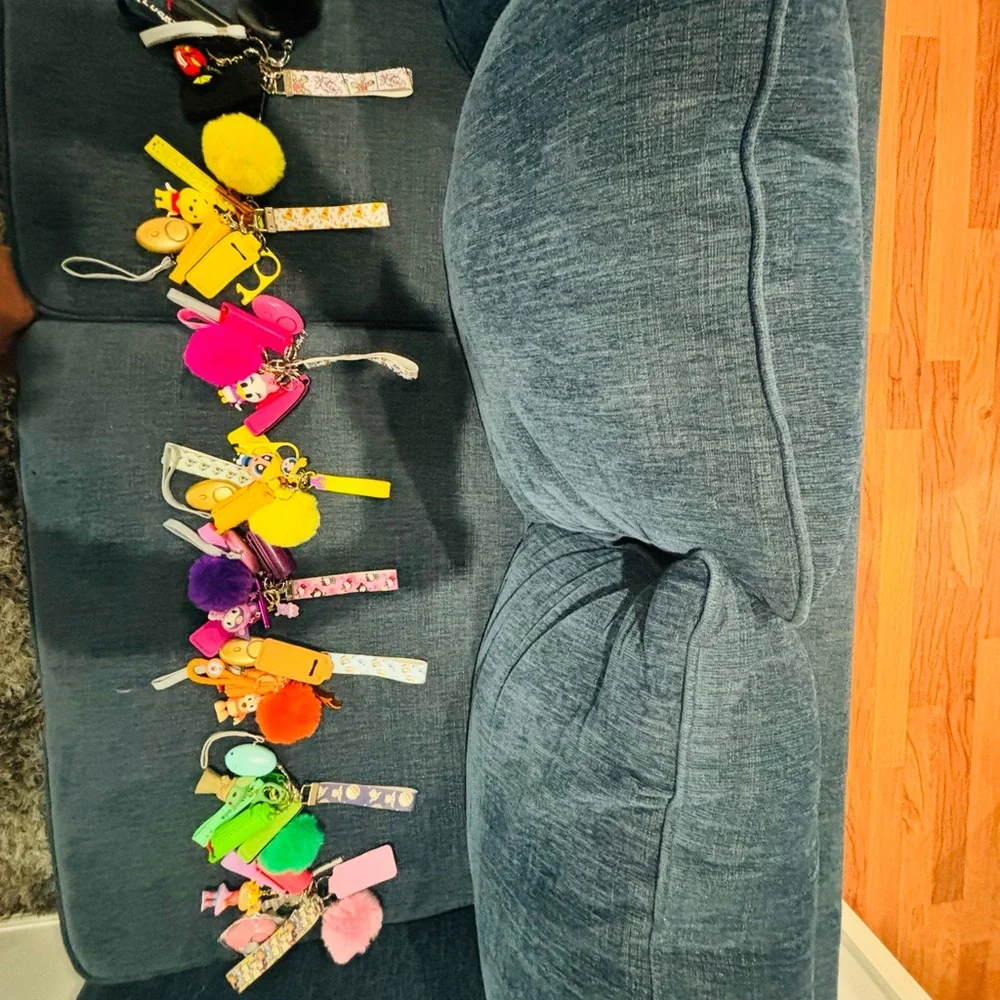 Colorful Keychains and Accessories Collection - Picture 6 of 7